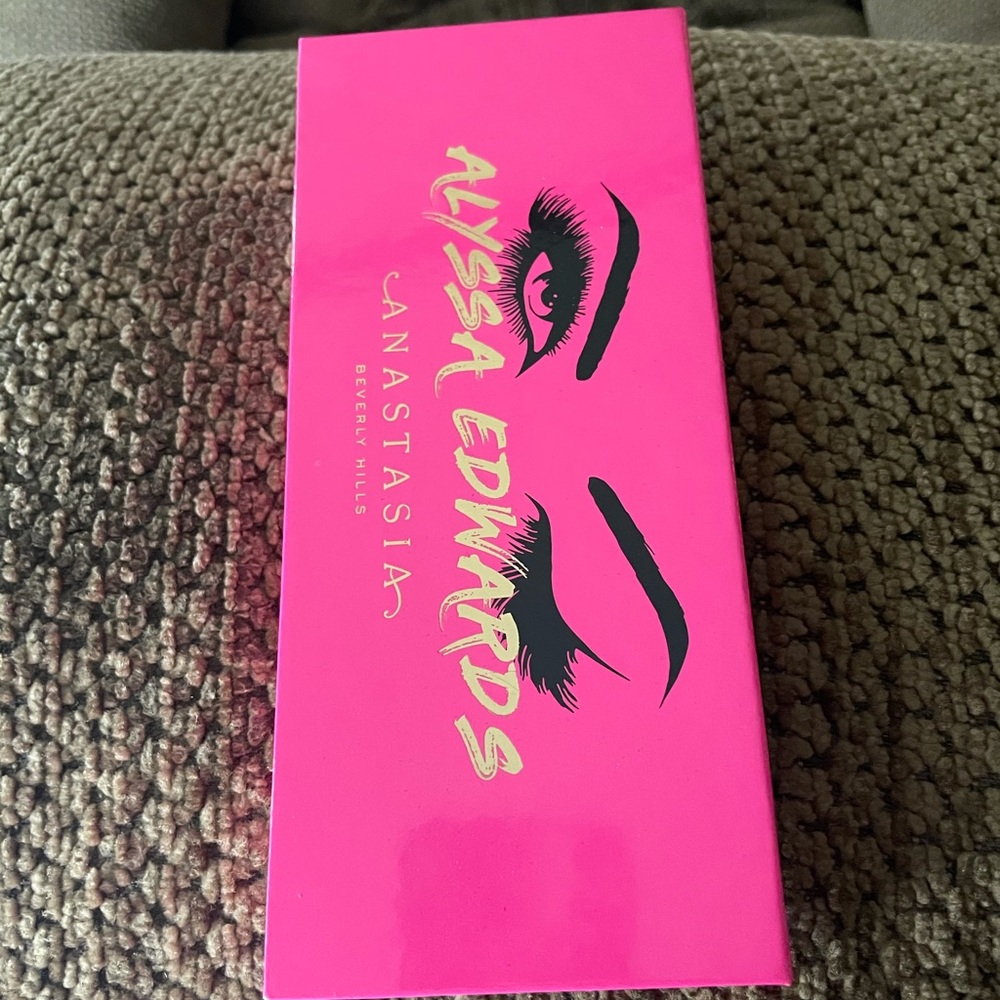 Anastasia Beverly Hills aslyssa edwards palette